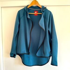 NEW‎ NIKE Hooded Sweatshirt, Flowy Fit